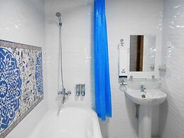 Colibri Traditional Hotel
