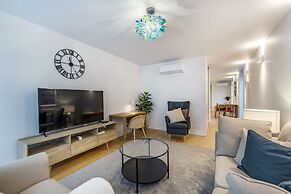 Nomad s Lux - 2bdr Almada Private Porto