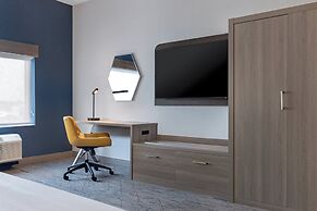 Holiday Inn Express & Suites St.Thomas by IHG