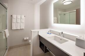 Holiday Inn Express & Suites St.Thomas by IHG