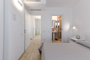 Stunning Capo Falcone Charming Apartments Num1368