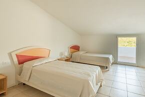 Elegant Residence Bedroom Apartment More bed Available Np0733