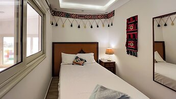 Atlantis pyramids Inn new