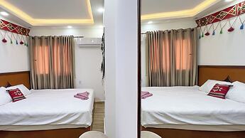 Atlantis pyramids Inn new