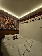 Atlantis pyramids Inn new