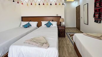 Atlantis pyramids Inn new