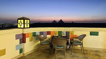 Atlantis pyramids Inn new