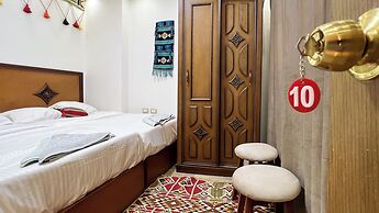 Atlantis pyramids Inn new