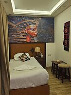 Atlantis pyramids Inn new