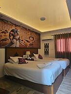 Atlantis pyramids Inn new