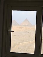 Atlantis pyramids Inn new