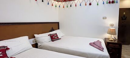 Atlantis pyramids Inn new