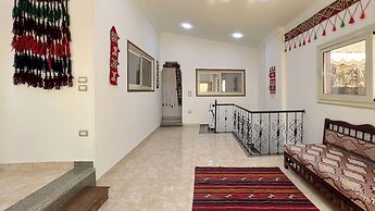 Atlantis pyramids Inn new