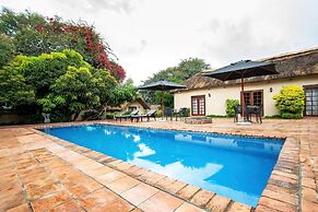 2 bed Apartment With Pool - 2126