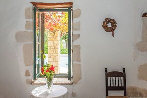 Dream 1 -traditional House With Pool To Share