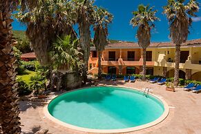 Tranquil Palau Green Village Studio Sleeps 2 Plus a Child bed Possible