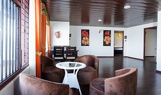 Summit Sherpa Mountain Inn