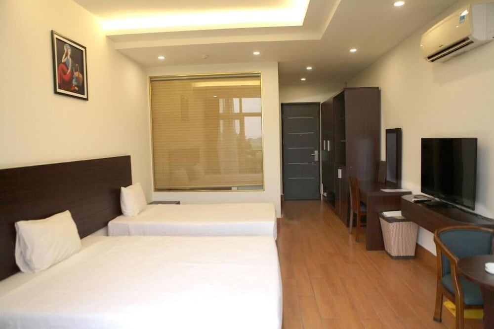 J&C HOTEL