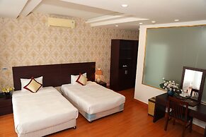 J&C HOTEL