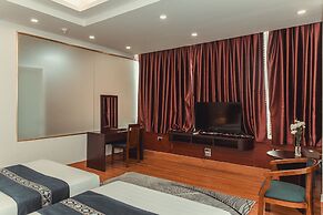 J&C HOTEL