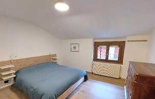 Square Apartment in Ponte di Legno