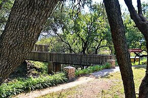Warthogs Bush Lodge