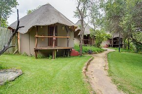 Warthogs Bush Lodge