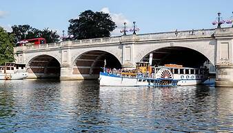 Free parking - Kingston upon thames