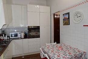 Room-emilio's Home Triple Room in our co
