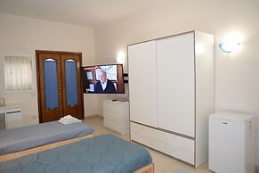 Room-emilio's Home Triple Room in our co