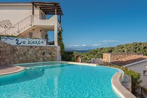 Elegant Residence Ea Bianca Studio Sleeps 2 No0601