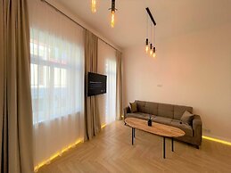 Picturesque Old Town Apartment With Balcony