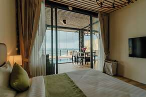 Sea&Sky luxury absolute beachfront villa
