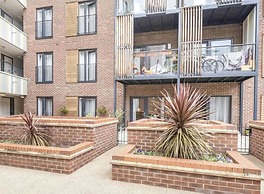 Immaculate 2-bed Apartment in Romford
