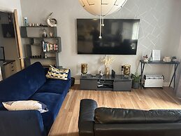Immaculate 2-bed Apartment in Romford