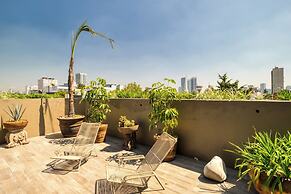 Chic PH Haven with rooftop By Tasman