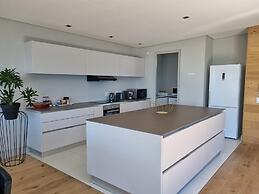 Amara 2 -designer Penthouse With Spectacular Views