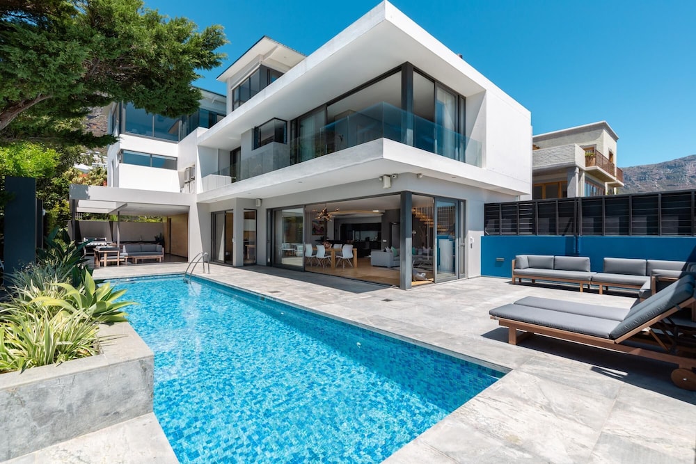 Amara Villa - Designer Villa With Solar Power