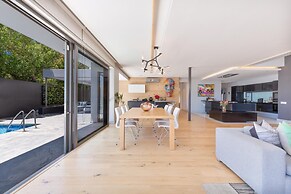 Amara Villa - Designer Villa With Solar Power
