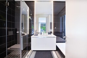 Amara Villa - Designer Villa With Solar Power