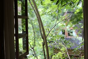 Roots Tree House
