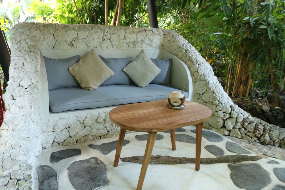 Roots Tree House