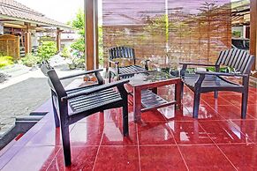 Hotel O Astri Homestay