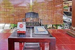 Hotel O Astri Homestay
