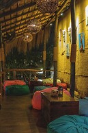 Unwind Restaurant & Hostel