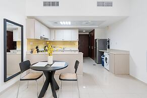 Amazing Stay With Beach Access & Balcony -rak