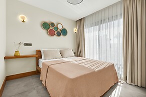 Meruno Alaçatı +12 Adult