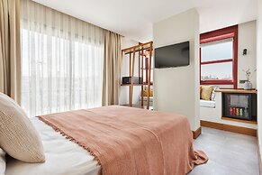 Meruno Alaçatı +12 Adult