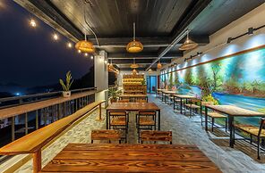 Cat Ba Xanh Spring Garden Hotel