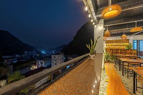 Cat Ba Xanh Spring Garden Hotel